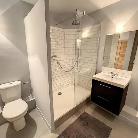 Bat2 - Cannes, Carre D'or, Beau 2 Pieces Cannes