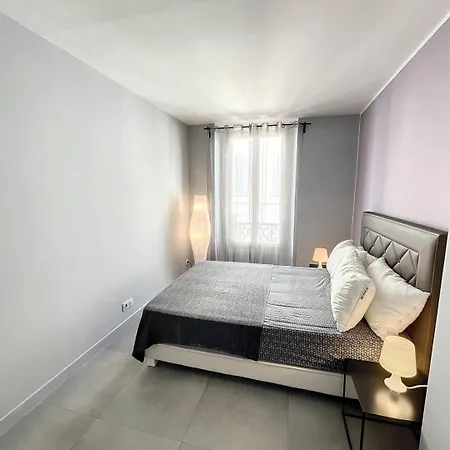 Bat2 - Cannes, Carre D'or, Beau 2 Pieces Cannes