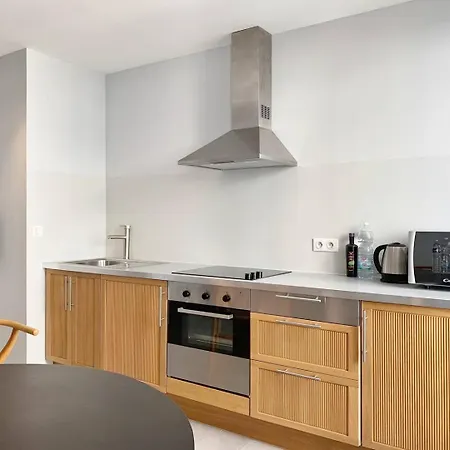 Bat2 - Cannes, Carre D'or, Beau 2 Pieces * Cannes